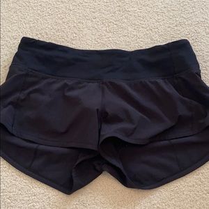Lulu lemon black (speed up shorts 2.5”)